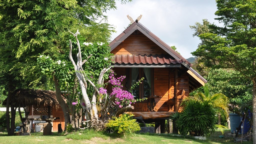 Angthong beach resort