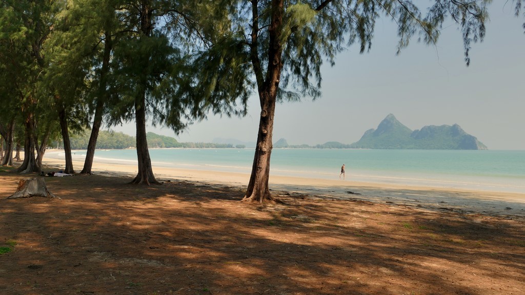 Prachuap Khiri Khan, Ao Manao
