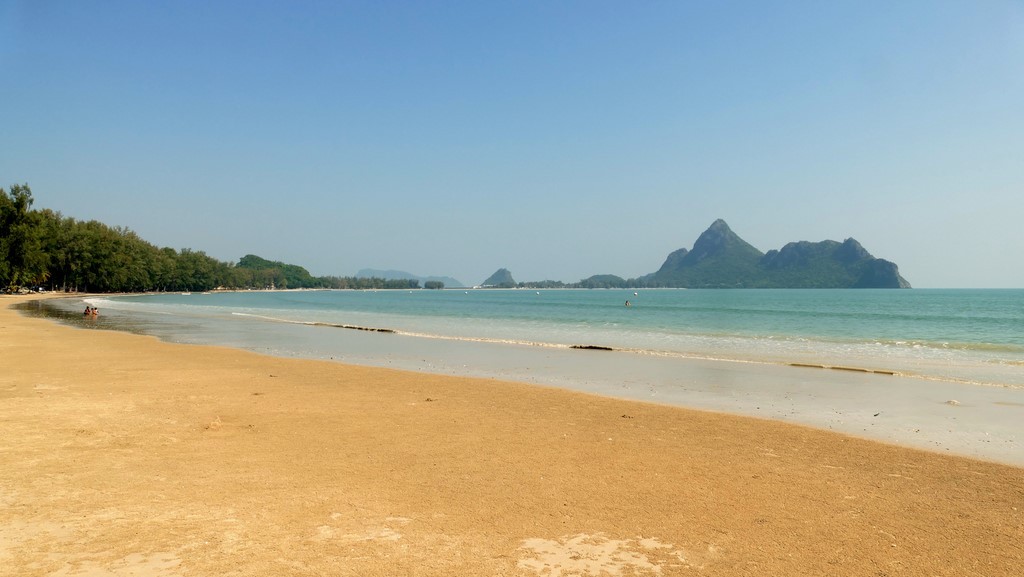 Prachuap Khiri Khan, Ao Manao