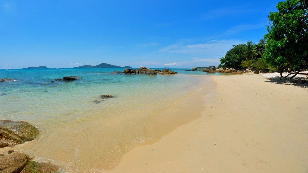 Laem Ka Yai beach Phuket