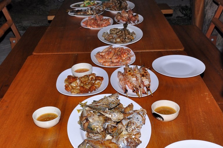 Angthong beach resort