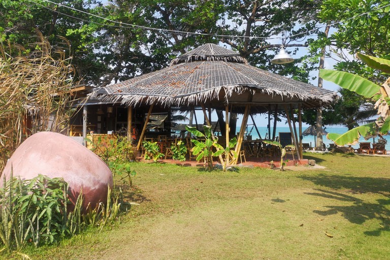 Leeloo Cabana, Khanom