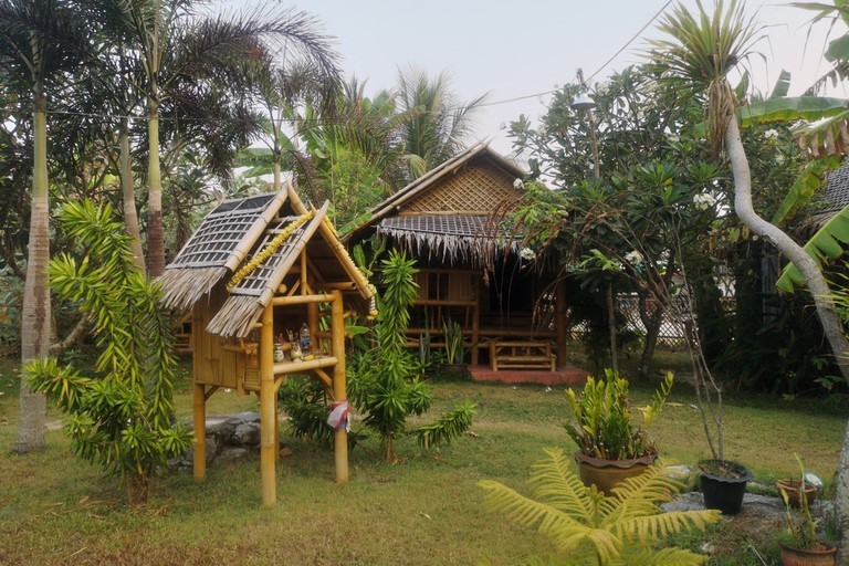 Leeloo Cabana, Khanom