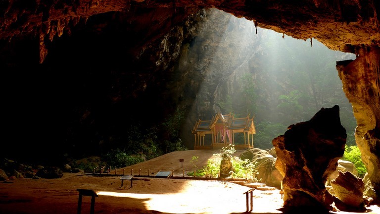 Khao Sam Roi Yot, Phraya Nakhon cave