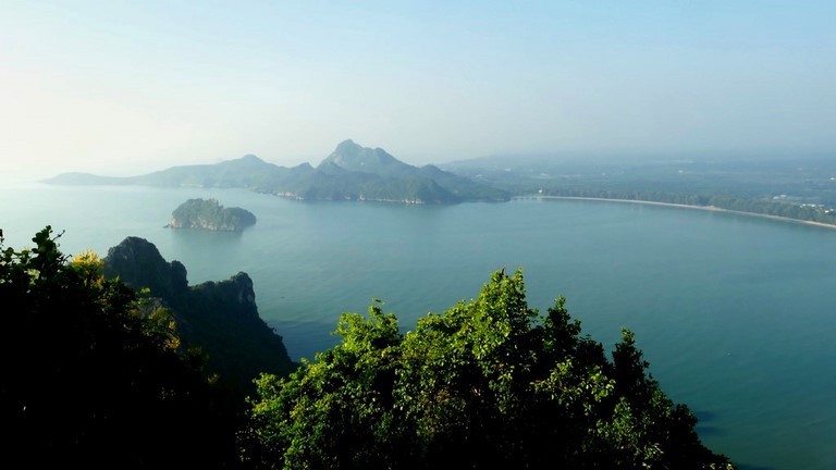 Prachuap Khiri Khan, Khao Lom Muak