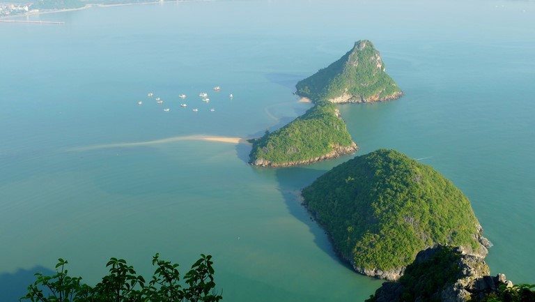 Prachuap Khiri Khan, Khao Lom Muak