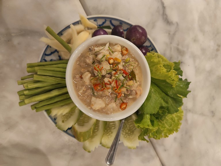Tu Khab Khao, Phuket town