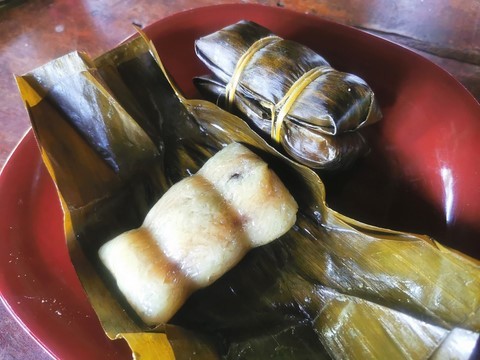 Khanom tom mud