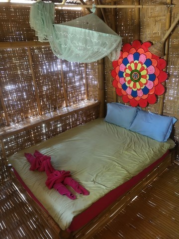 Leeloo Cabana, Khanom