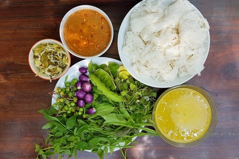 Khanom jeen nam ya