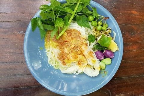 Khanom jeen nam ya