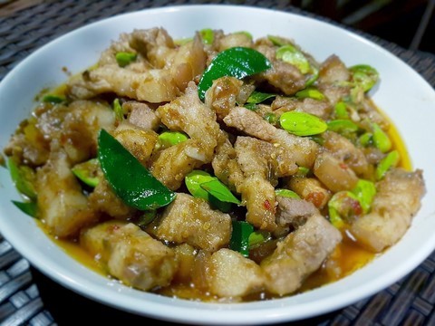 moo pad sato