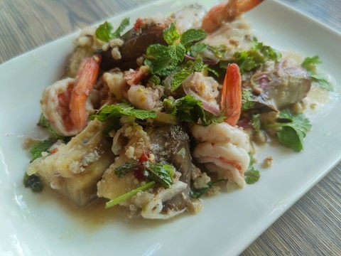 Yam makrua yao